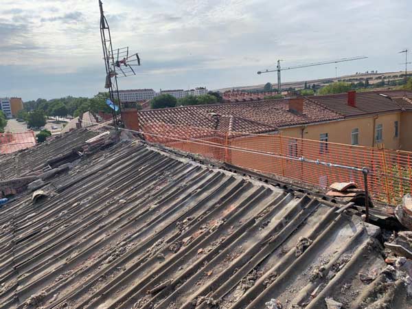Tejado antes de reparación - Construcciones A.M.